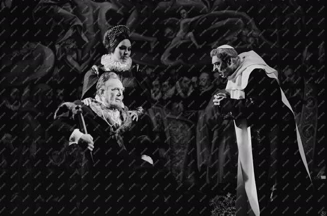 Kultúra - F. Bruckner: Angliai Erzsébet című drámája - Vígszinház