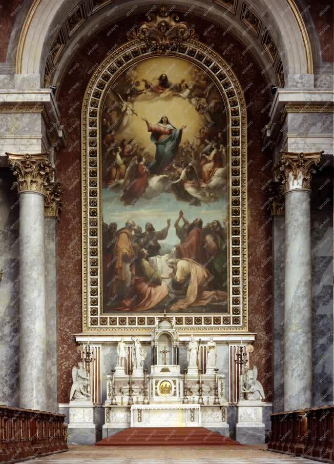 Egyház - Kultúra - Az esztergomi bazilika főoltára