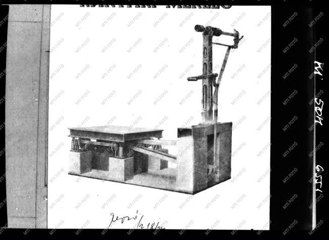 Ipar - Raktári tolósúlyos mérleg