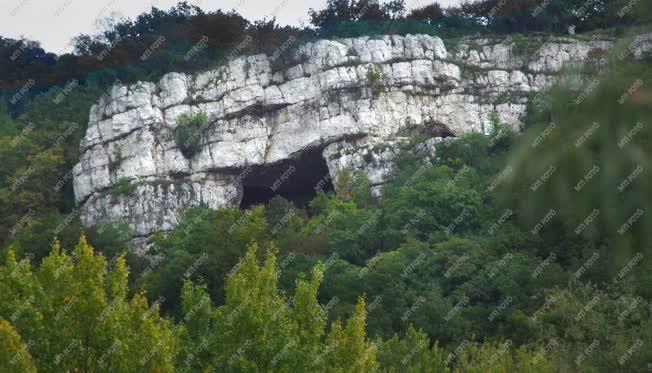 Természet - Tatabánya - Szelim-barlang