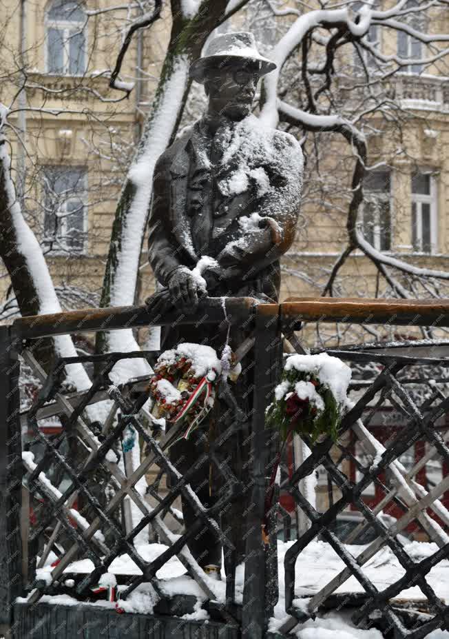 Köztéri szobor - Budapest - Nagy Imre