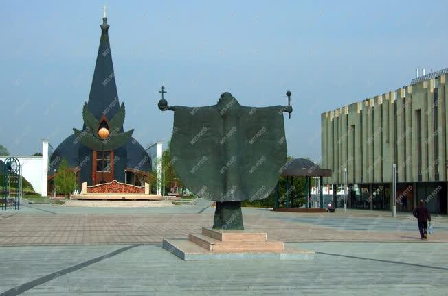 Városkép - Százhalombatta - A Szent István tér 