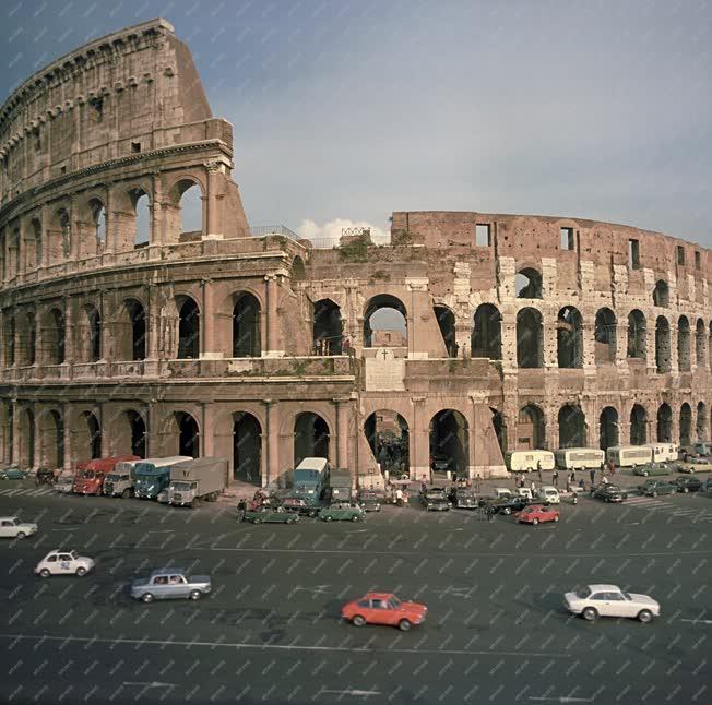 Városkép - Olaszország - Róma - Colosseum