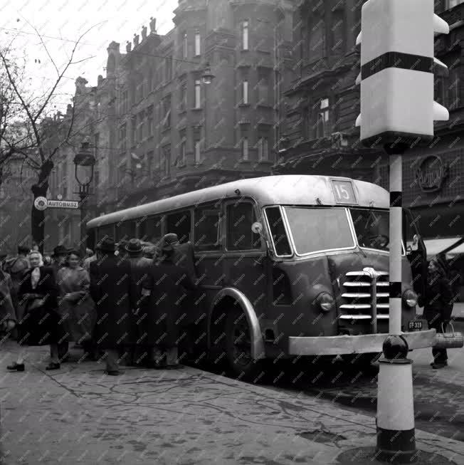 Városkép - Budapest az 1956-os forradalom és szabadságharc után