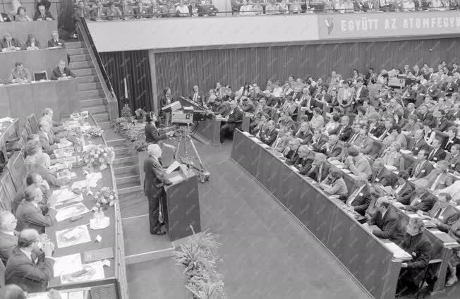 Belpolitika - A X. országos békekonferencia