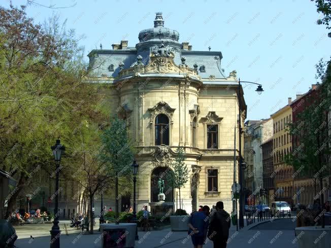 Épület - Budapest  - A Wenckheim-palota