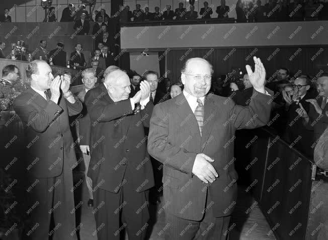 Történelem - Külkapcsolat - Hruscsov az MSZMP VII. Kongresszusán