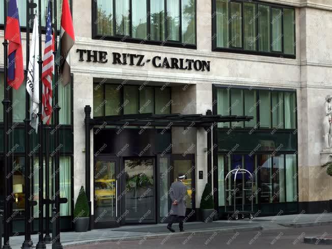 Szálláshely - Budapest - A The Ritz-Carlton Szálloda 