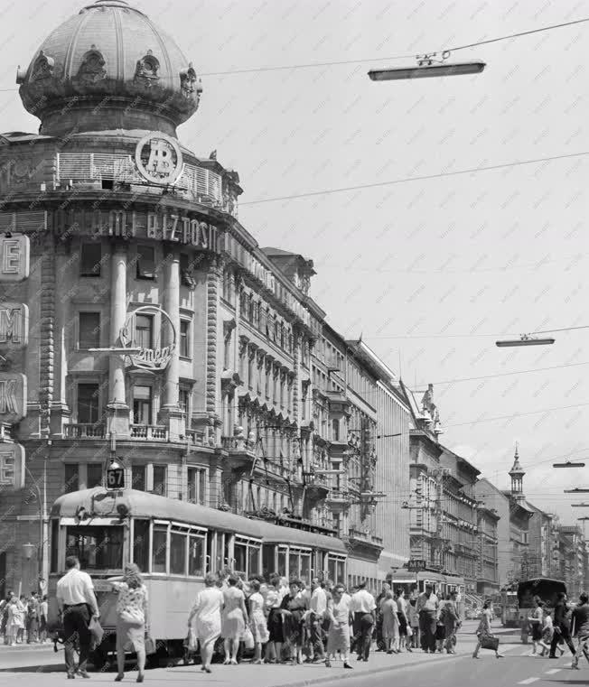 Városkép - Budapest - Blaha Lujza tér