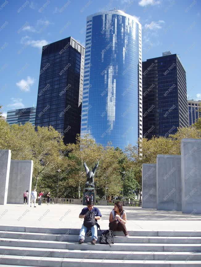 USA - New York, a Battery-park hősi emlékműve