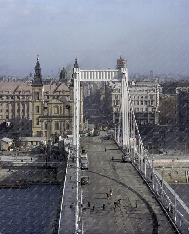 Városkép - Közlekedés - Átadás előtt az új Erzsébet híd   