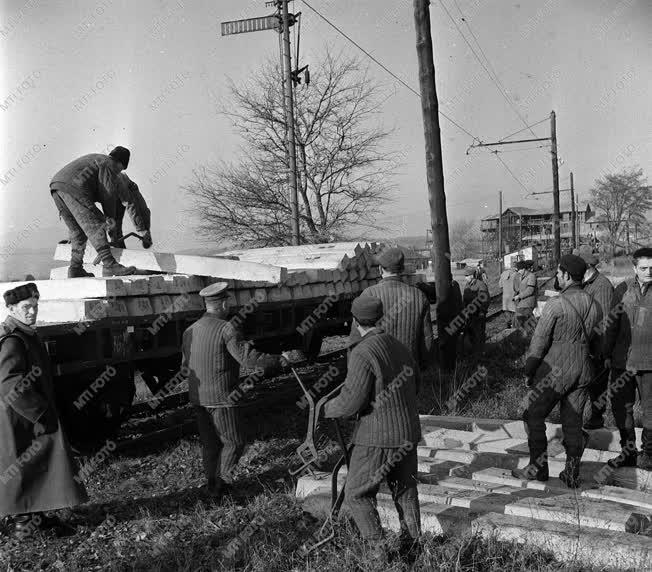 A szerző válogatása - Pályafenntartási munkák a HÉV vonalán