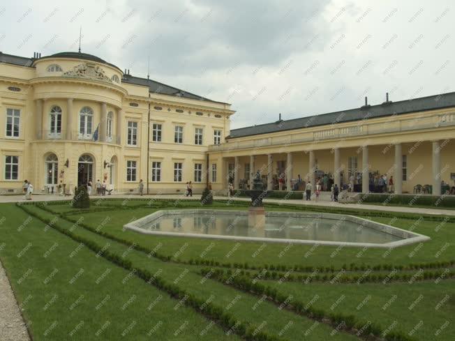 Fehérvárcsurgó - Károlyi-kastély
