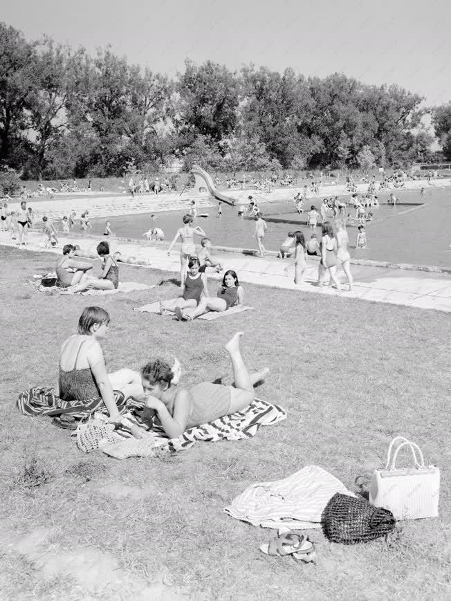 Városkép-éltkép - A szombathelyi Tófürdő strand