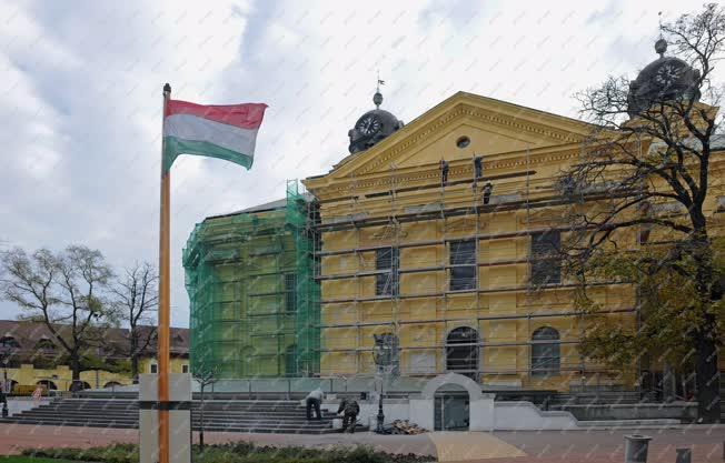 Felújítás - Debrecen - Elkezdődött a Nagytemplom felújítása