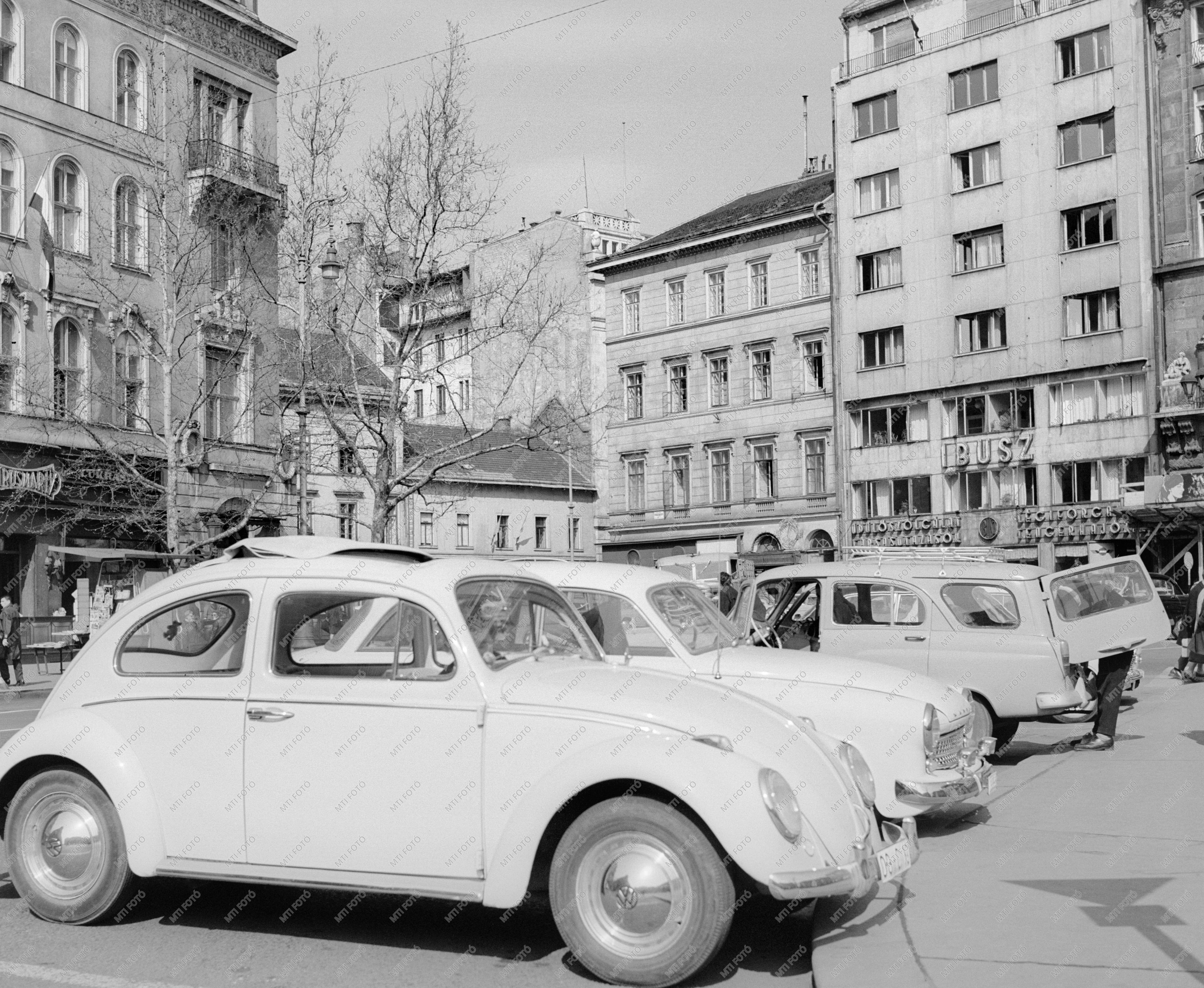 Városkép - Budapest - Vörösmarty tér