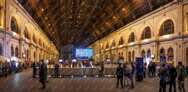 Közlekedés - Budapest - Keleti pályaudvar 