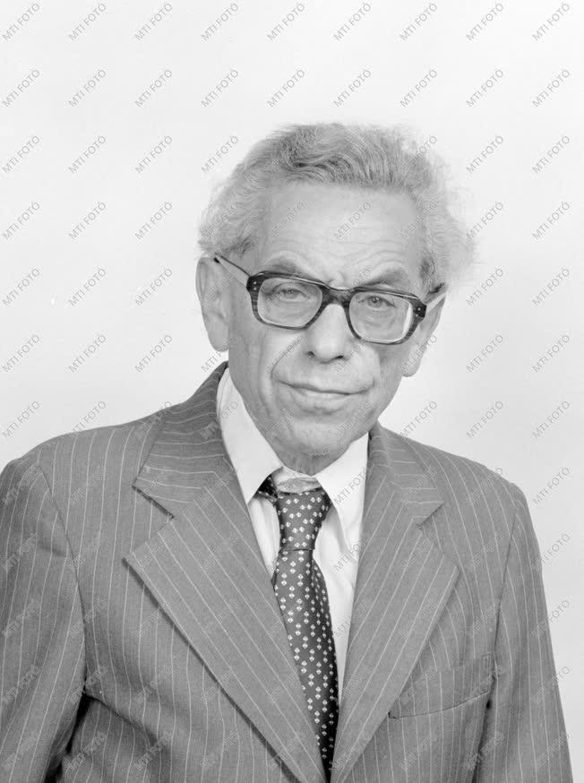 Díj - 1983-as Állami Díjasok - Erdős Pál