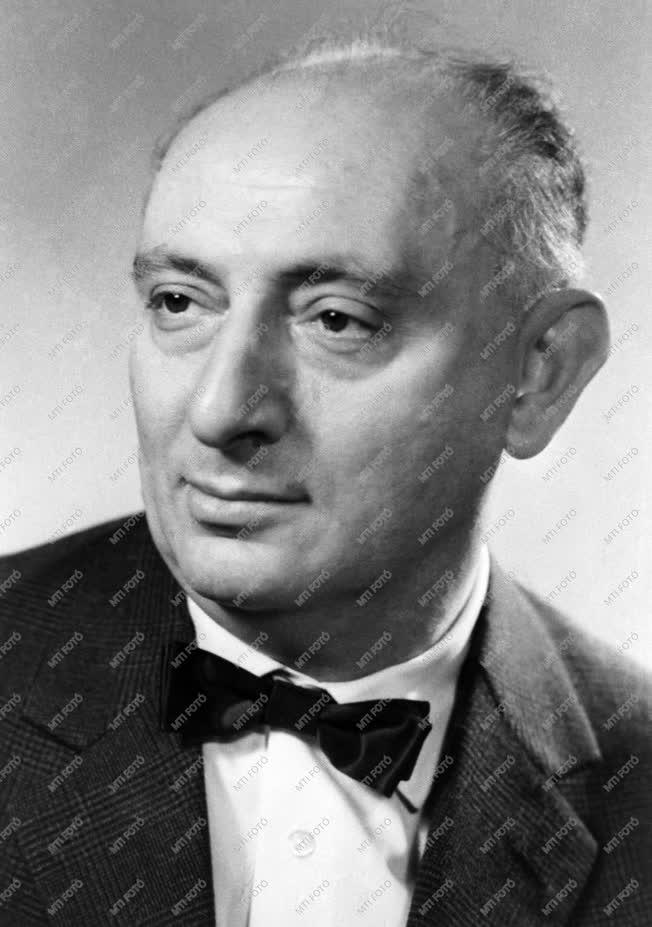 1962-es Kossuth-díjasok - Vas István