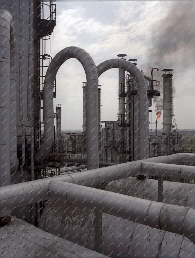 Energia - Dunai Kőolajipari Vállalat