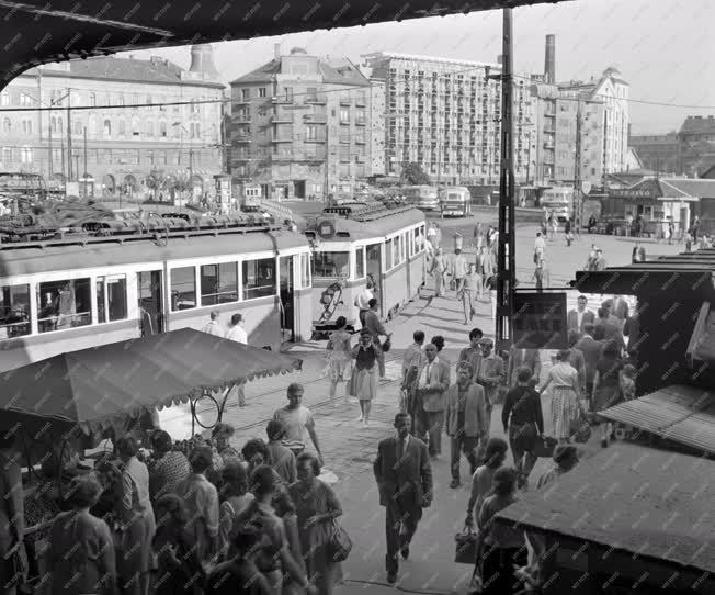 Városkép - Budapesti képek - Boráros tér