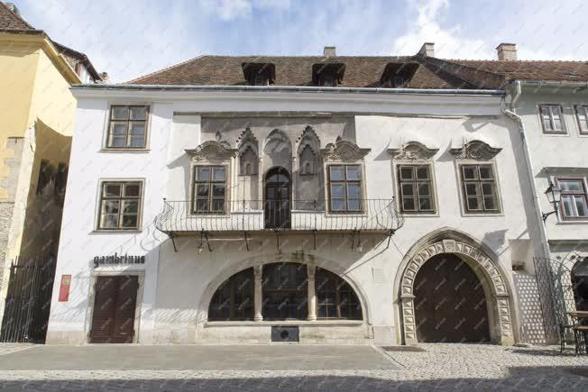 Városkép - Sopron - Gambrinus ház