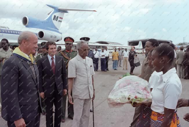 Diplomácia - Losonczi Pál afrikai látogatása