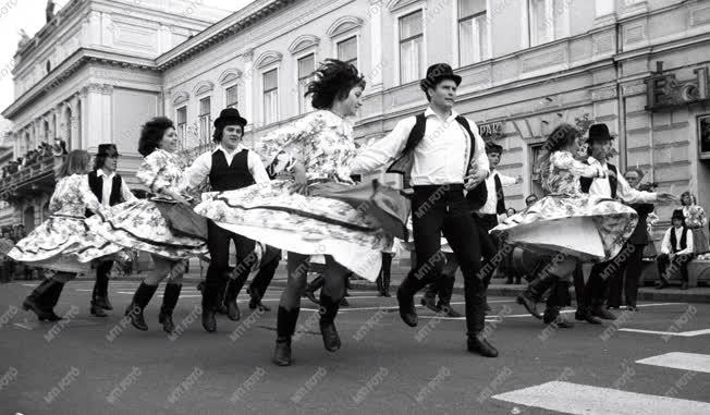 Kultúra - Folklór - Menettánc-verseny 