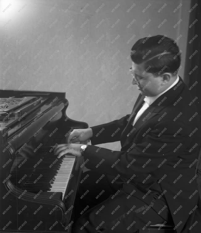 Kultúra - Zene - Kovács Dénes zongoraművész