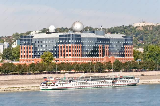Oktatási létesítmény - Budapest - Az  ELTE északi épülettömbje