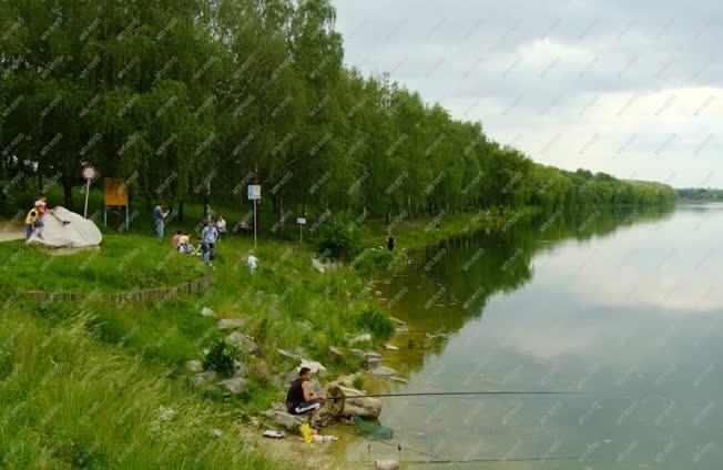 Zalaegerszeg - Horgászok a Gébárti tóparton