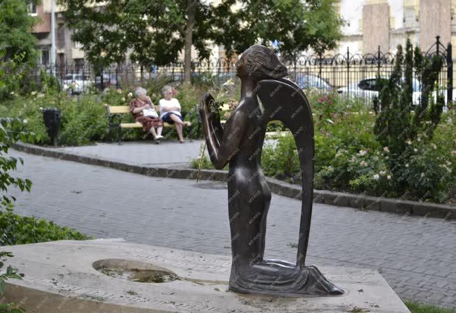 Műalkotás - Budapest - Angyalszobor, 1956-os emlékmű