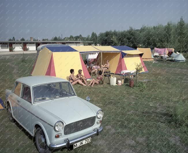 Idegenforgalom - Szabadidő - Balatonfüredi nemzetközi kemping