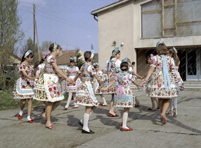 Folklór - Kalocsai népviselet