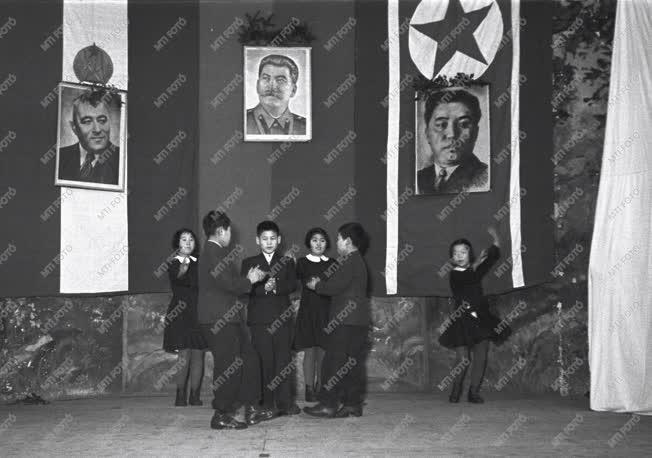 Külpolitika - Koreai úttörők Magyarországon  