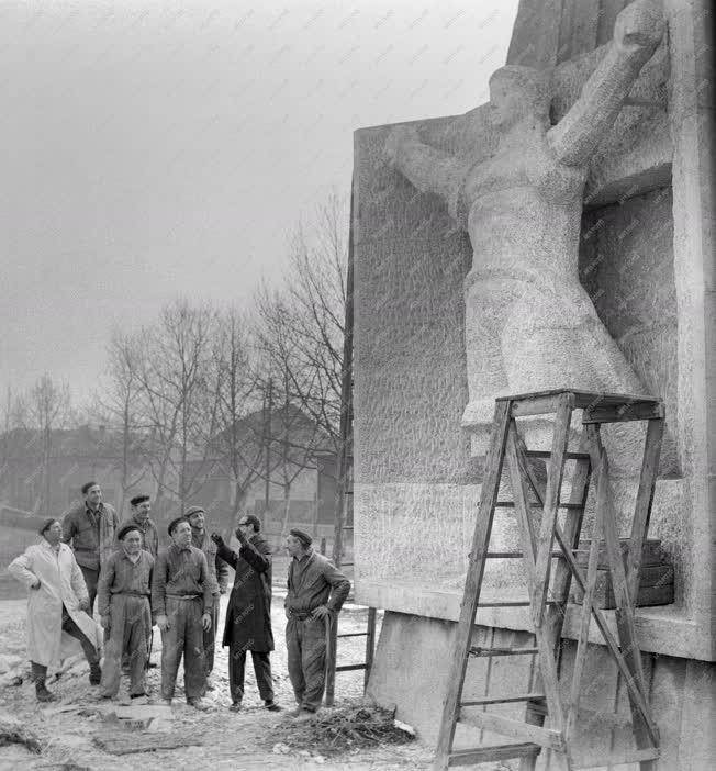 Városkép - Kultúra - Felszabadulási emlékmű Pesterzsébeten