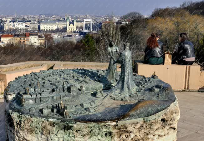 Városkép - Budapest - Buda és Pest egyesülésének emlékműve