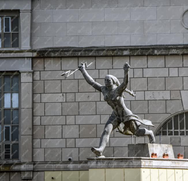 Köztéri szobor - Tiszalök - Energia