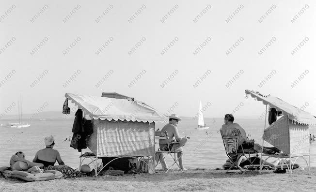 Városkép-életkép - Szabadidő - Nyaralók a Balatonon