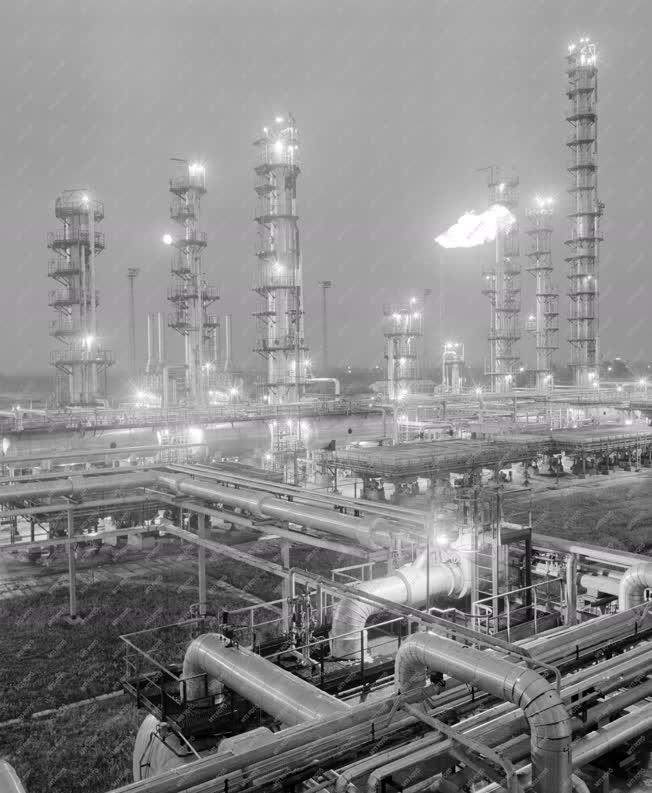 Ipar - Energia - Nagyalföldi Kőolaj- és Földgáztermelő Vállalat