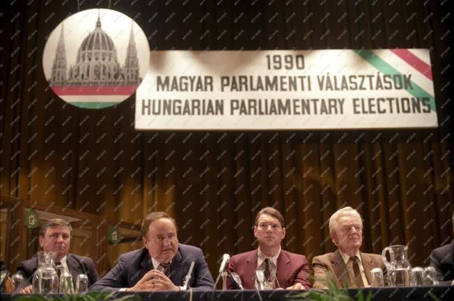 Belpolitika - Parlamenti választás - FKgP sajtótájékoztató