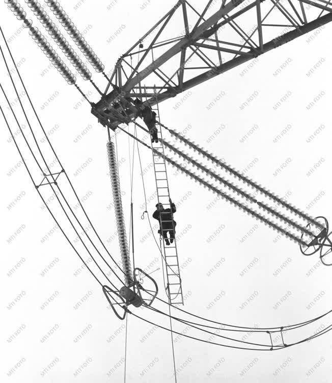 Energia - Zárlatpróba a 750 kV-os távvezetéken