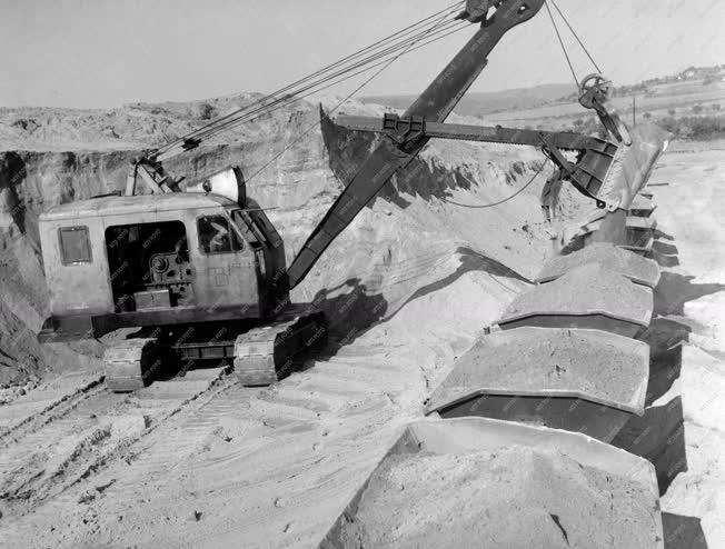 Ipar - A komlói szénbányák homokbányája