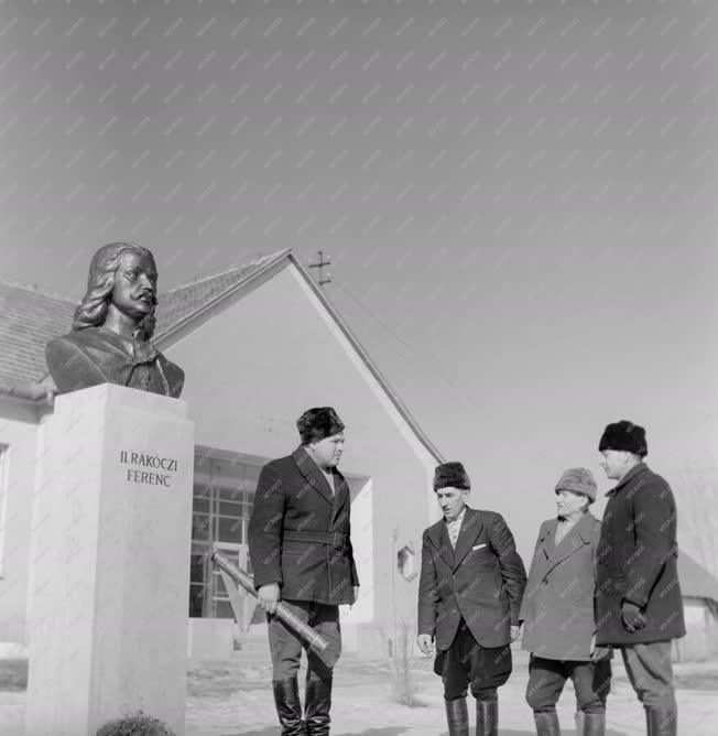 Kultúra - II. Rákóczi Ferenc mellszobor Hajdúviden