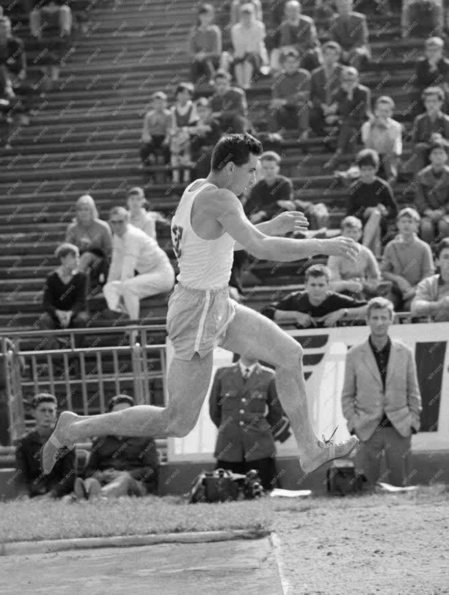 Sport - Az 1965-ös Universiade Budapesten