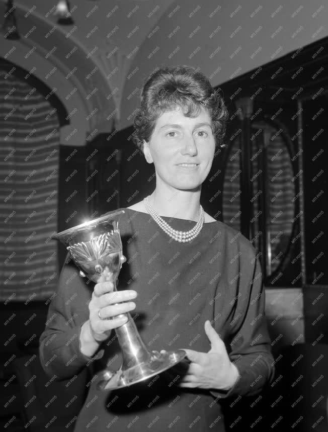 Díj - Az 1961. év legjobb sportolói - díjkiosztó