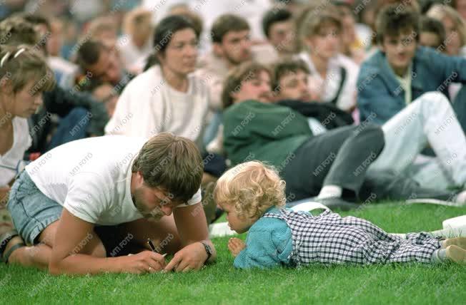 Vallás - Billy Graham a Népstadionban