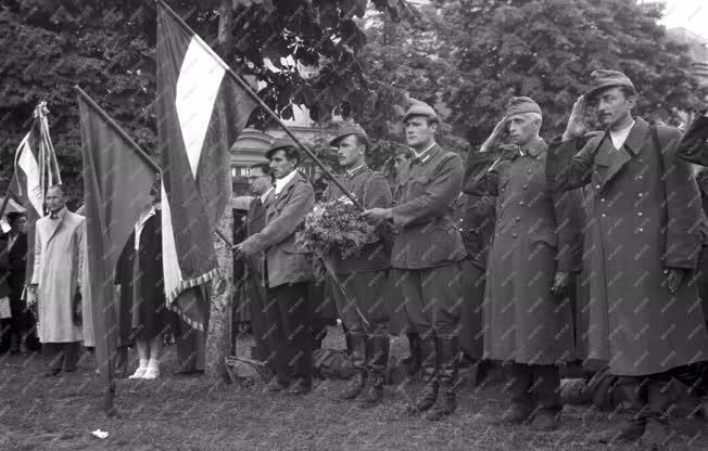Belpolitika - Hadifoglyok fogadása Debrecenben