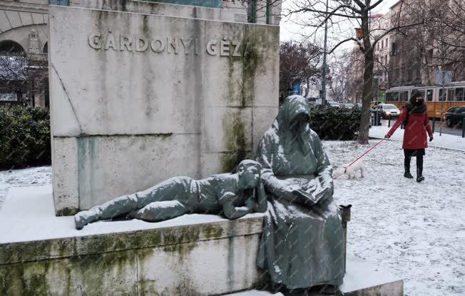 Időjárás - Budapest - Behavazott Gárdonyi tér