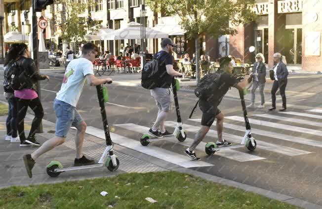 Közlekedés - Budapest - Elektromos roller 